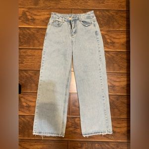 Light wash straight leg jean